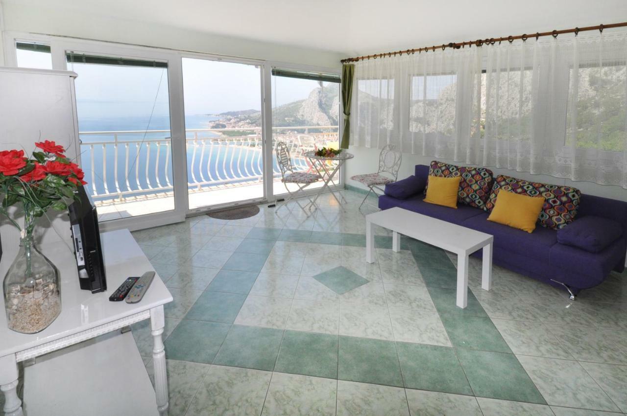 Almissa Apartment Omis Bagian luar foto