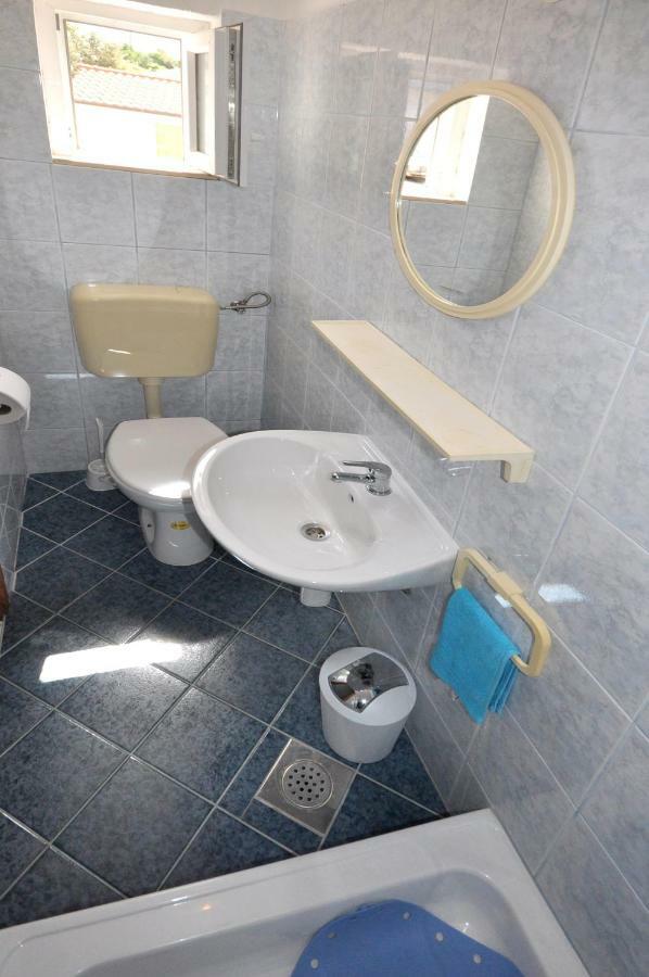 Almissa Apartment Omis Bagian luar foto