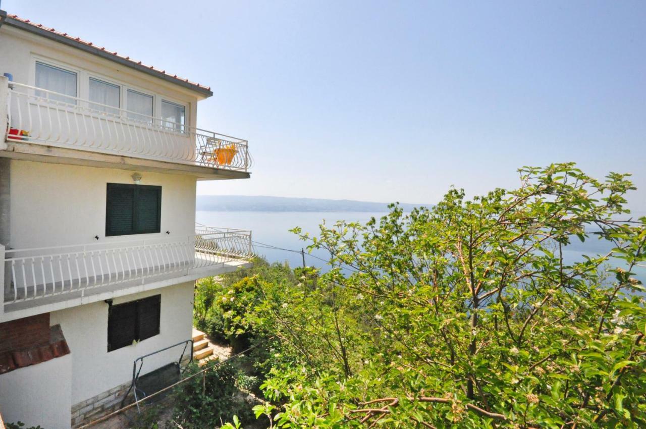 Almissa Apartment Omis Bagian luar foto