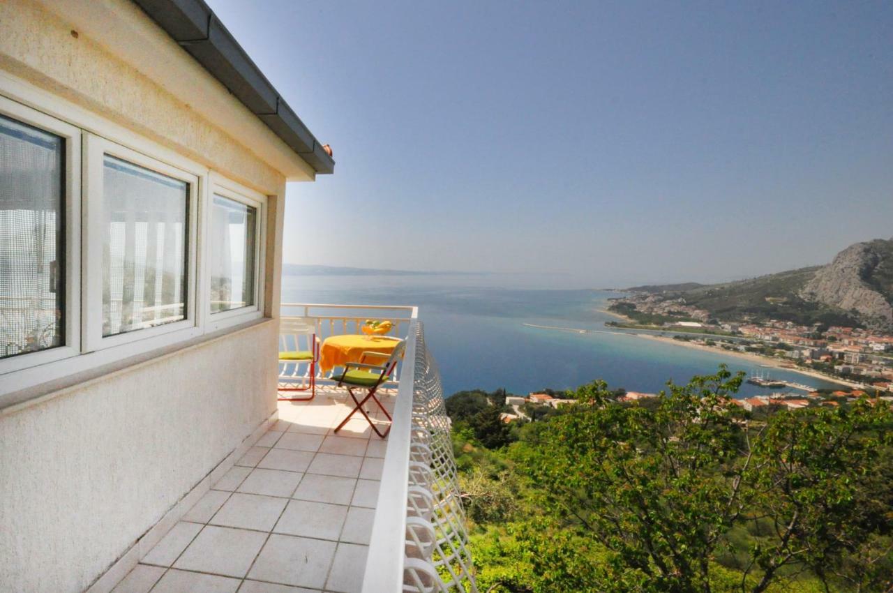 Almissa Apartment Omis Bagian luar foto